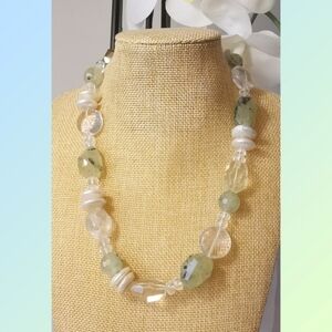 Green quartz gemstone coin pearl necklace